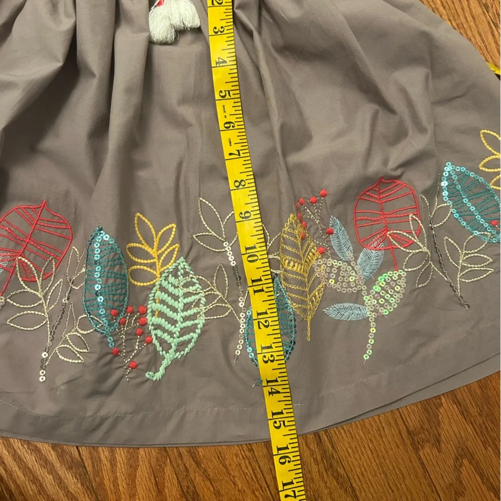 Peek X The Nature Conservancy taupe skirt Sz 10 Embroidered with/leaves/sequins